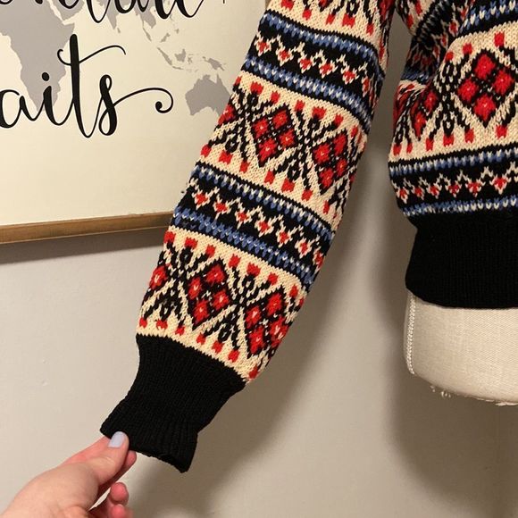 Navy Blue with Red & White Knitted Vintage 1980's Nordic Cardigan Sweater - Picture 4 of 12